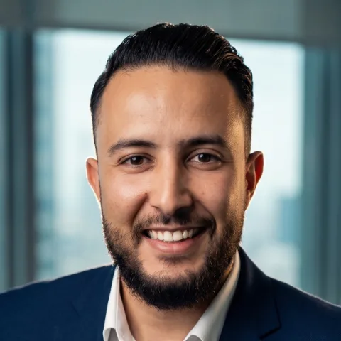Portrait de Mohammed Alioui, spécialiste acquisition client chez DB Consulting
