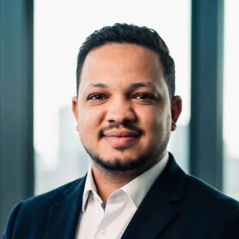 Portrait de Usama Jarrar, chef de projet chez DB Consulting